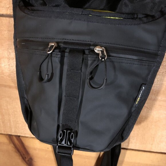 NEW Paago Works Focus Camera Shoulder Backpack Bag Padded Water Resistant Black - Picture 10 of 12